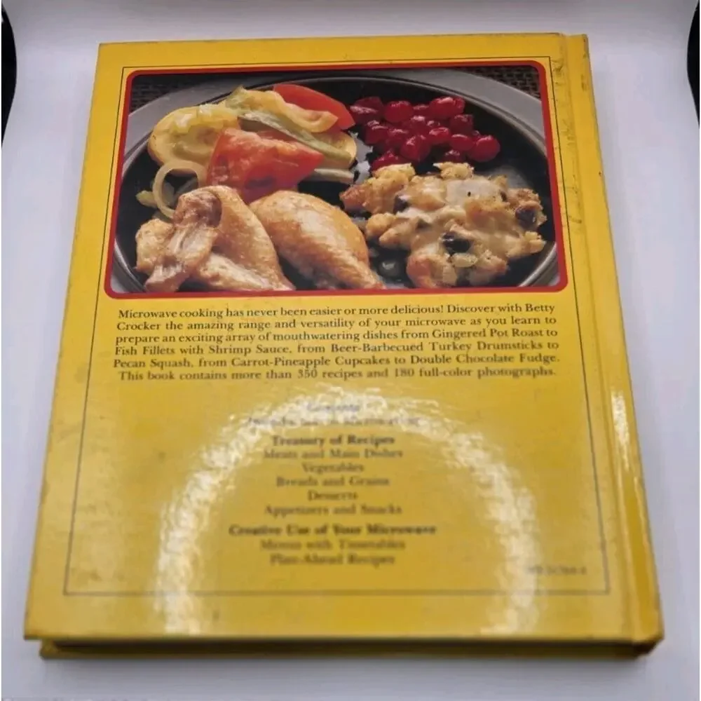 Vintage 1981 Betty Crocker's Microwave Cookbook Recipe Book Hard Cover